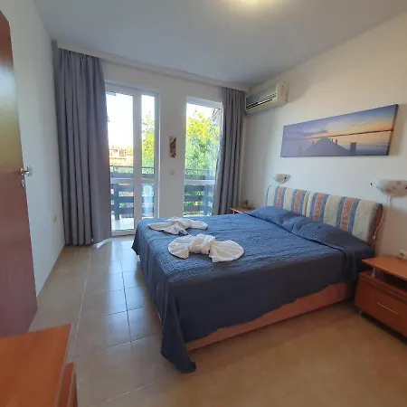 Cozy, Spacious Near Paradise Bay Apartment Sozopol