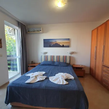Cozy, Spacious Near Paradise Bay Apartment