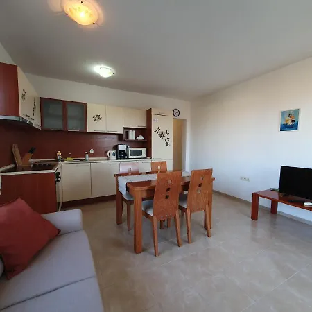 Apartment Cozy, Spacious Near Paradise Bay Sozopol